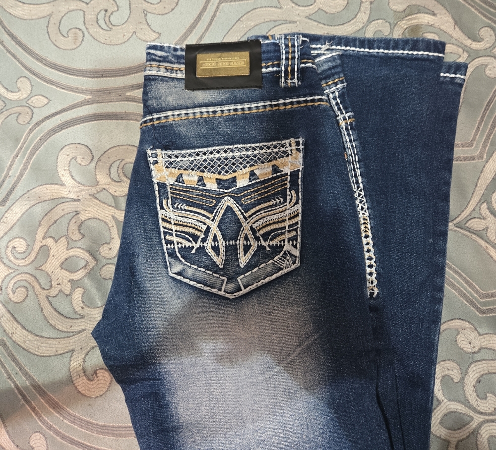 Blue Denim Jeans with Embroidered Pocket